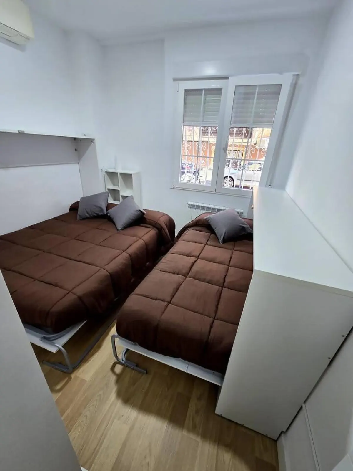 Dormitorio de Tajo preparado con dos camas